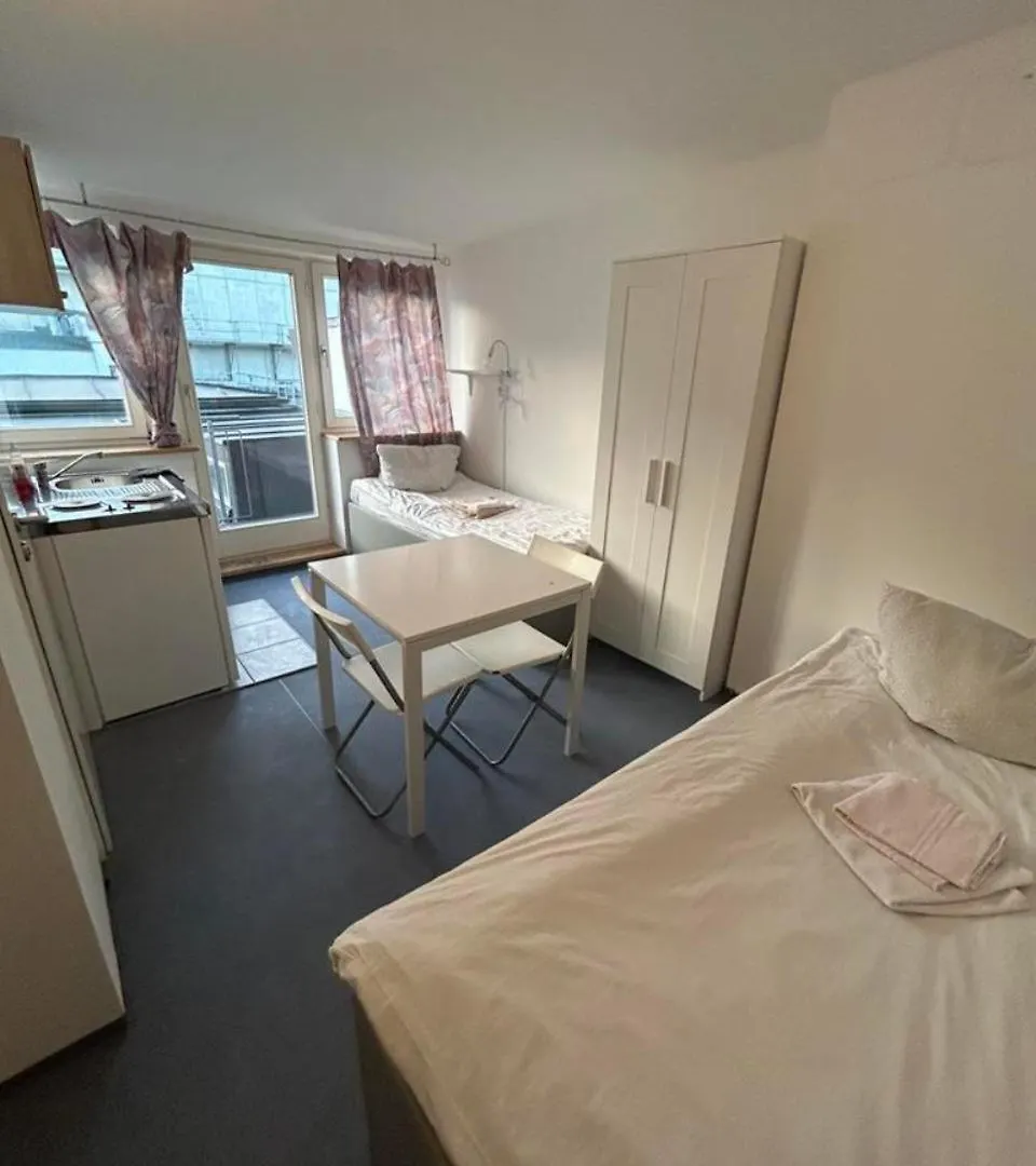 Low Budget Central Station Apartmenthostel Sen 14 Monaco di Baviera 0*,  Germania